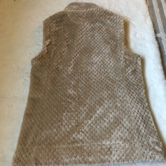 Calvin Klein vest size XS - Picture 3 of 5